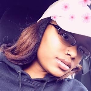 Meet your Posher, Dee